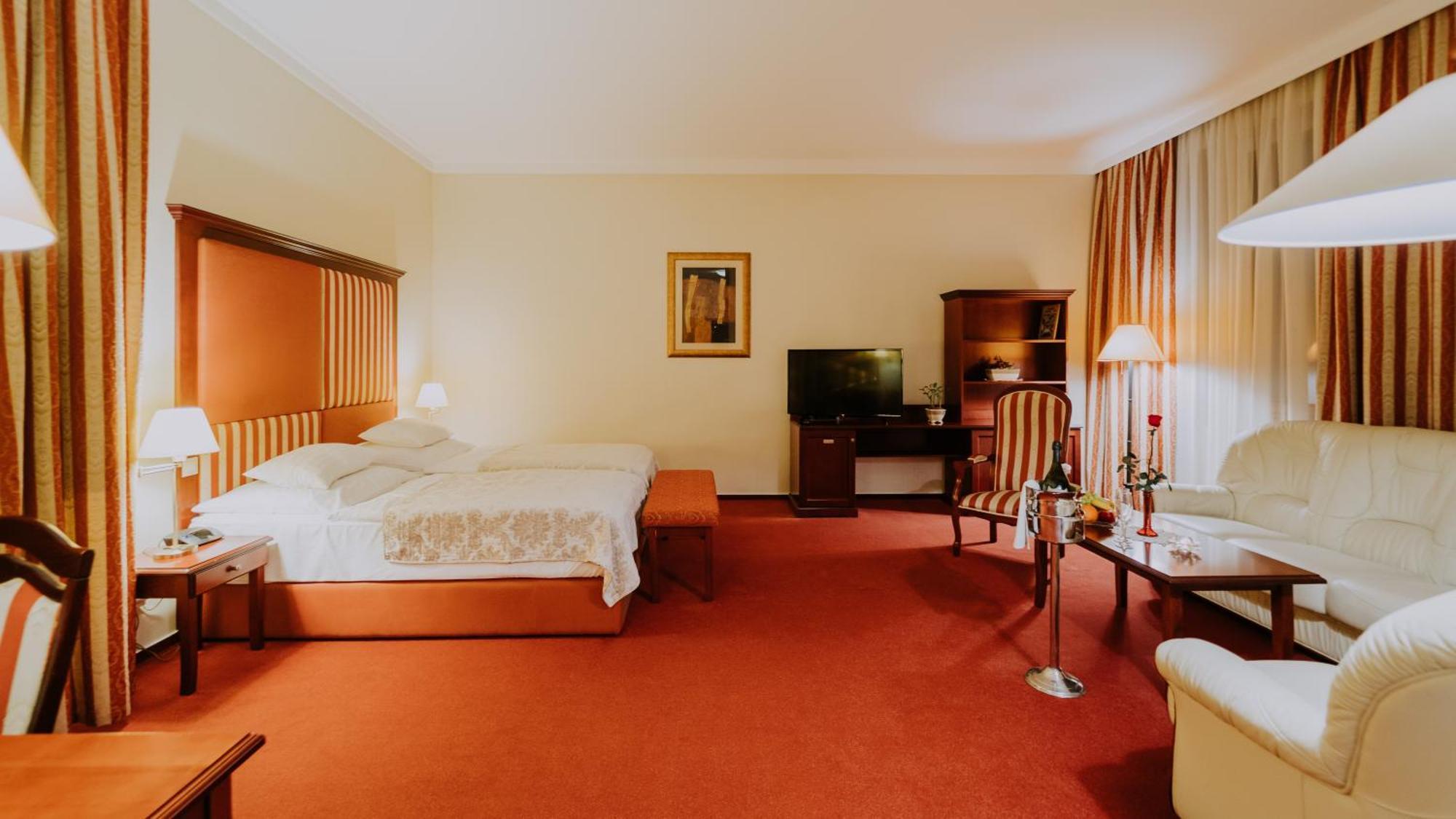 Boutique Hotel Maraton Кошице Екстериор снимка